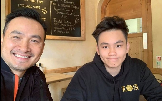 Diễn viên Chi Bảo tự hào khi con trai 'làm phục vụ' Ảnh 2