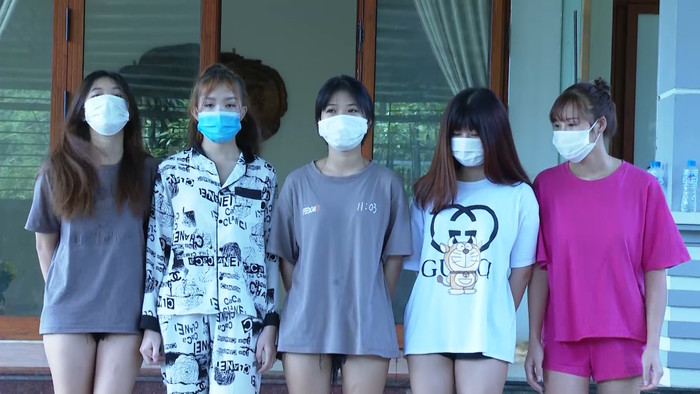 Các đối tượng nữ có độ tuổi từ 15 - 21.