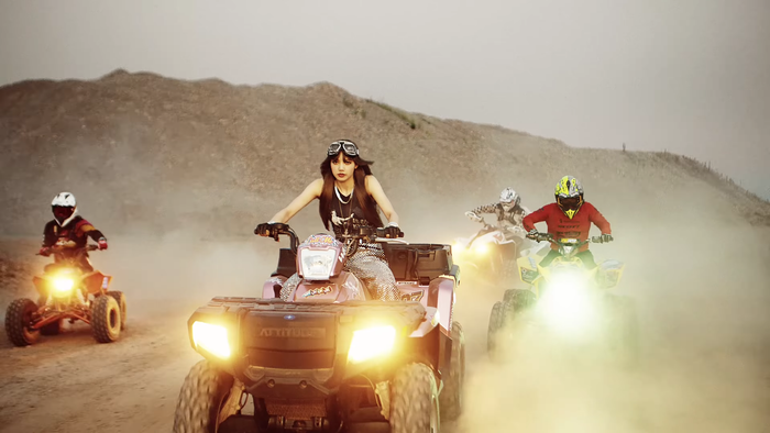 Hậu trường MV Lalisa: Lisa (BlackPink) tiết lộ cảnh quay gây 'khó chịu' nhất Ảnh 24