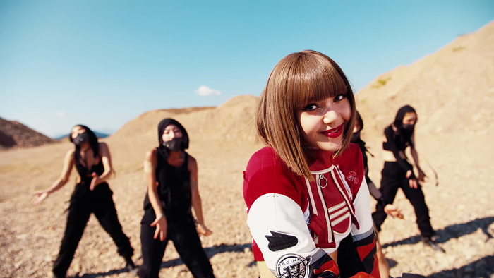 Hậu trường MV Lalisa: Lisa (BlackPink) tiết lộ cảnh quay gây 'khó chịu' nhất Ảnh 20