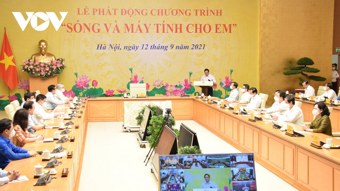 Thủ tướng phát động Chương trình 'Sóng và máy tính cho em' Ảnh 1