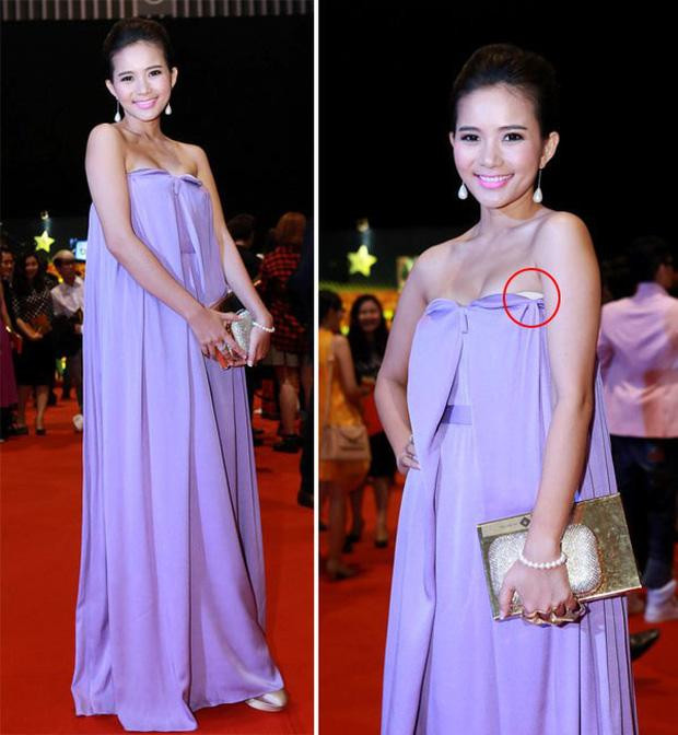 Cuối cùng, cú chốt hạ nằm ở cách may, chẳng hiểu dựng phom thế nào mà phần cúp áo lại tuột xuống, để lộ cả nội y kém duyên thế kia!