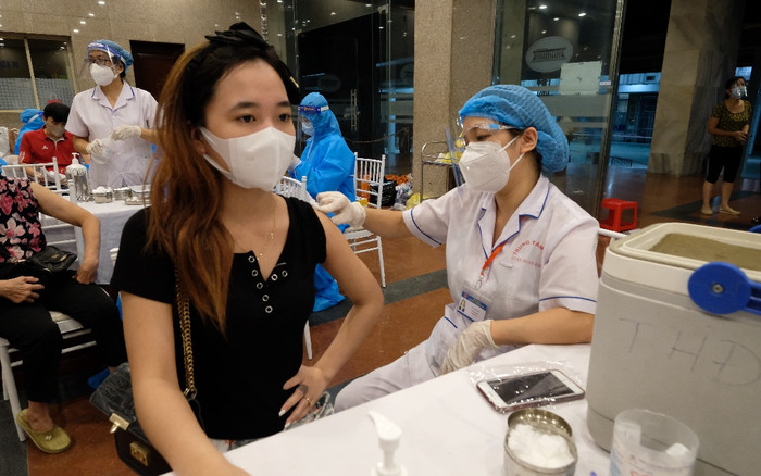 Những điều cần biết để đi tiêm chủng vaccine Covid-19 an toàn, phòng tránh bị lây nhiễm Ảnh 2