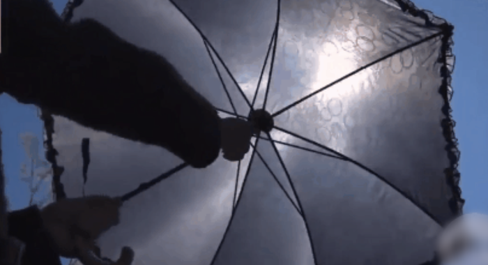 Cô kiên trì dưỡng da như vậy suốt 8 tháng, quả thật sau đó làn da đã trắng sáng lên.