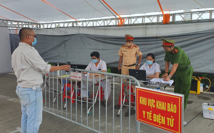 Hà Nội lắp đặt camera quét mã QR tại 67 chốt kiểm soát dịch Covid-19, tốc độ quét từ 2-5 giây Ảnh 2