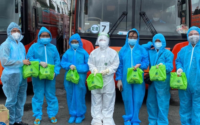 HAGL của bầu Đức hỗ trợ đưa 339 phụ nữ mang thai và trẻ em về Gia Lai Ảnh 2