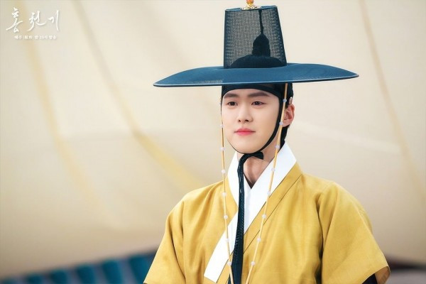 Hoàng tử Yang Myung thể hiện sự thán phục với Hong Chun Gi