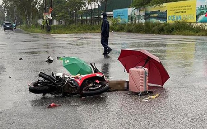 Hà Nội: Đôi nam nữ đi xe máy trên đường bị sét đánh tử vong thương tâm Ảnh 2