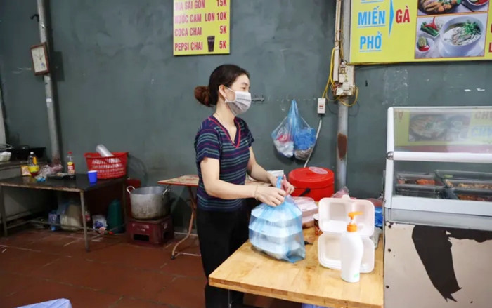 Hỏa tốc: Từ 12h ngày 16/9, một số quận, huyện tại Hà Nội được bán hàng ăn, uống mang về Ảnh 2