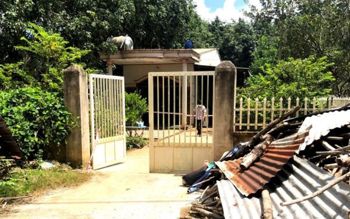 Vợ tá hỏa phát hiện chồng tử vong trong nhà vệ sinh, trên ngực có vết dao đâm Ảnh 2