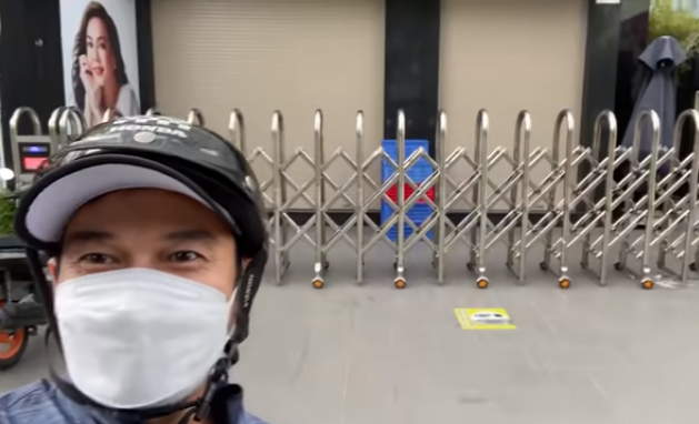 Ngôi nhà đóng kín cửa yên ắng của Việt Hương tại Quận 10.