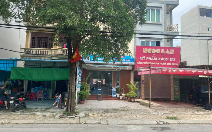 Vụ bé gái 6 tuổi tử vong nghi bị bạo hành: 'Cháu vẫn thường đạp xe ra sân chơi, kháu khỉnh đáng yêu lắm' Ảnh 2