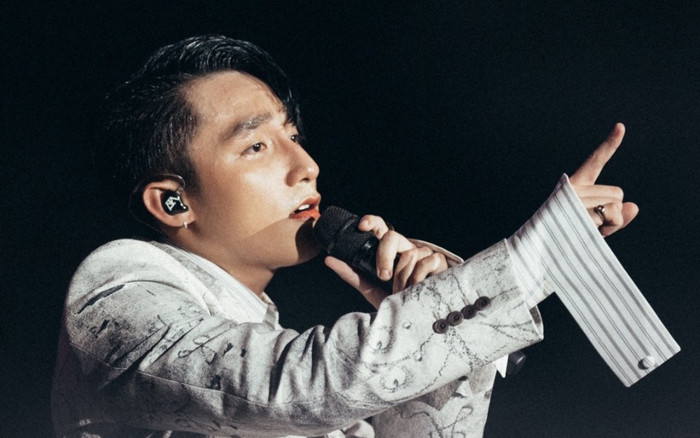 Sơn Tùng gây chú ý với hành động lịch sự khi xin phép khán giả làm điều này trên sân khấu Ảnh 2