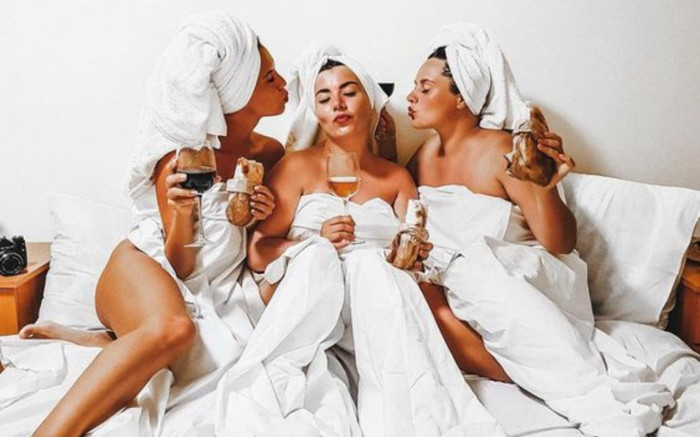 Bí quyết skincare giúp phục hồi làn da thiếu ngủ cho nàng 'cú đêm' Ảnh 2