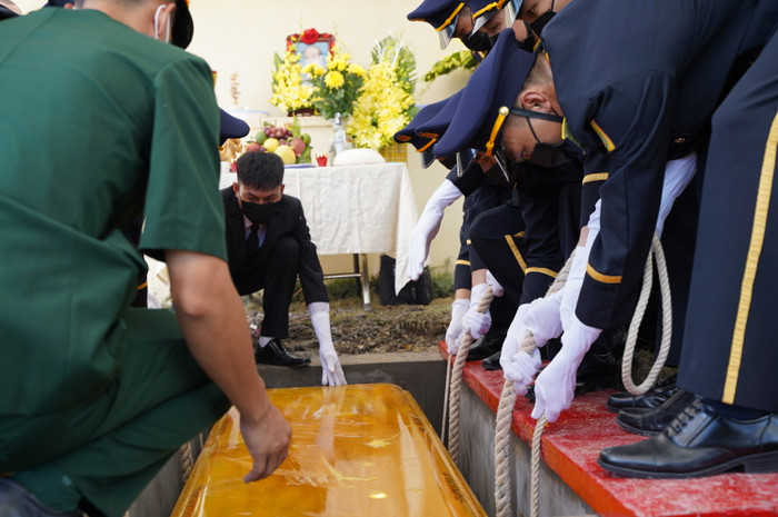 Khoảnh khắc tiễn biệt 'kiến trúc sư' trưởng của thể thao Việt Nam về với đất mẹ.