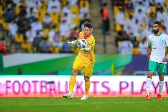 Tấn Trường bắt chính trong trận tuyển Việt Nam thua 1-3 trước Saudi Arabia.