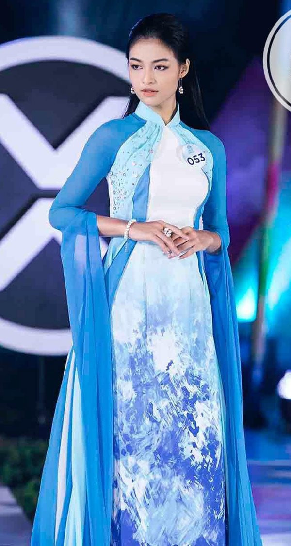 Á hậu Kiều Loan nhanh chóng nhận được sự chú ý từ công chúng. 