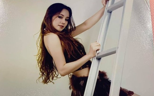 Vy Oanh chia sẻ loạt ảnh thời thiếu nữ, giải đáp tin đồn có 'dao kéo' hay không Ảnh 2