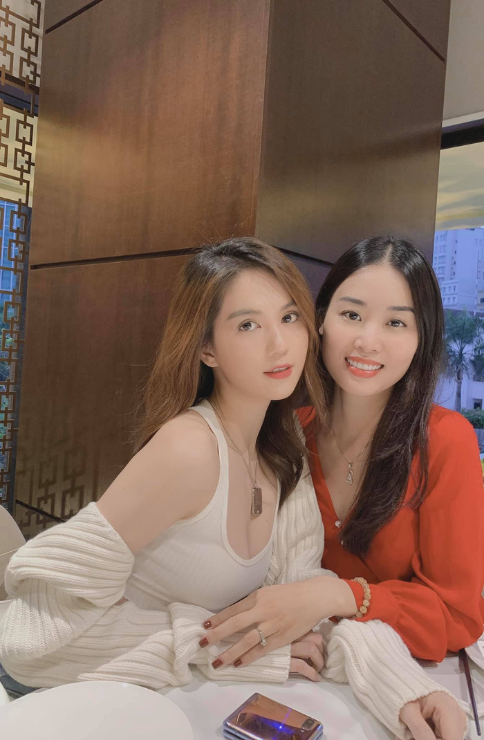 Cô luôn được biết đến là người đồng hành cùng 'nữ hoàng nội y' Việt Nam trong mọi công việc