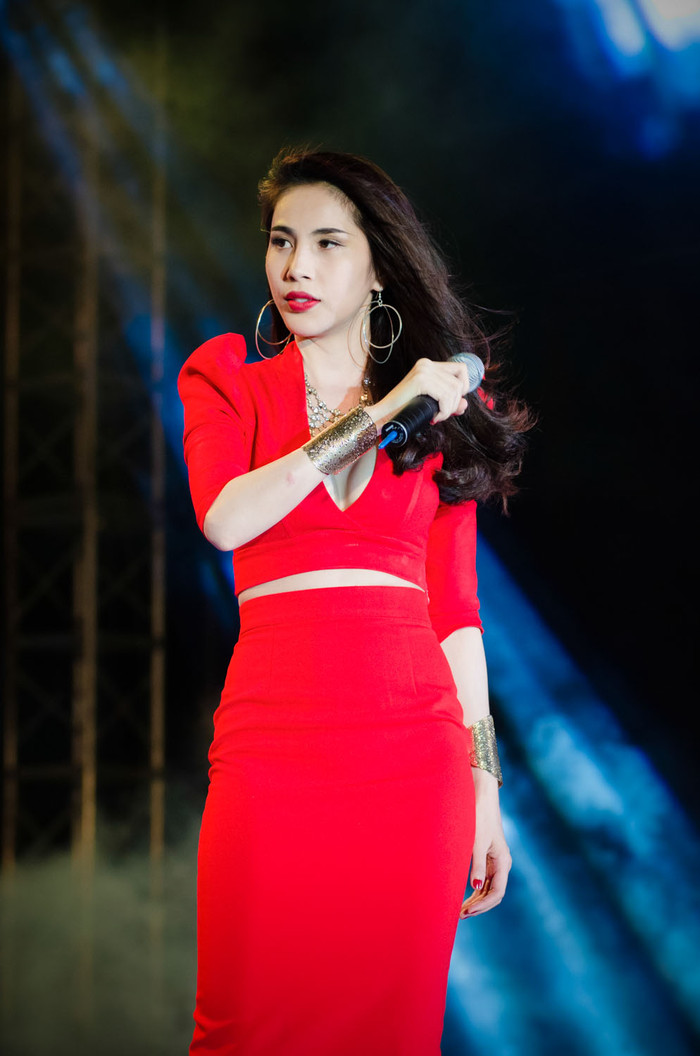 Thủy Tiên.