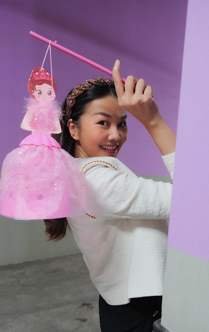 Hình ảnh của chân dài đình đám làng mốt Việt với hình tượng quá 'đáng yêu' khiến dân tình thả tim tới tấp