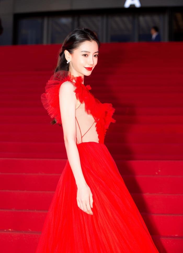 Angelababy mặc váy Dior đỏ chót 'ăn đứt' sao nữ Hollywood Ảnh 5