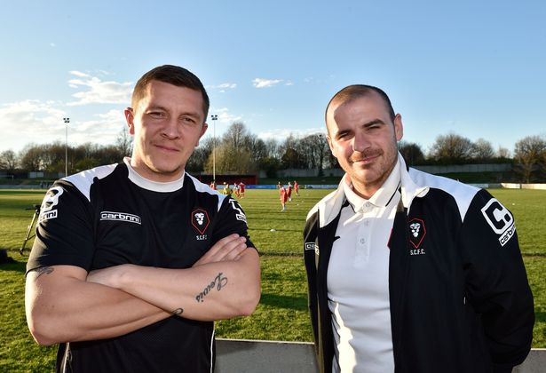 Anh Johnson đã trì hoãn việc tiêm vaccine vì cho rằng anh không thể nhiễm bệnh được nữa. 