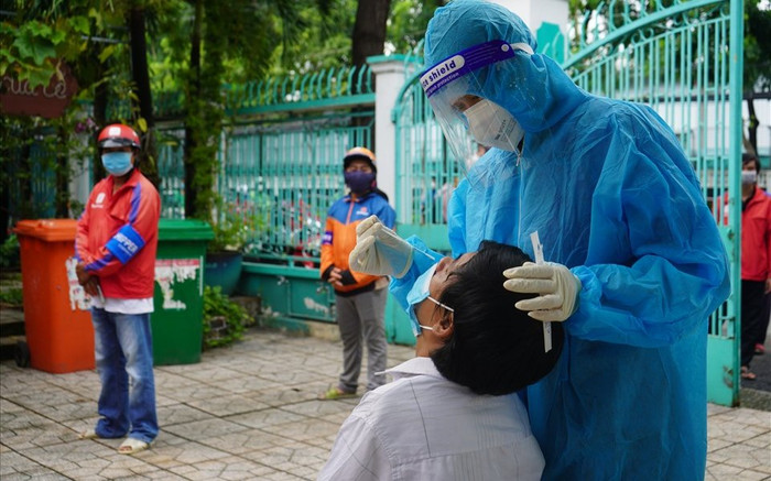 TP.HCM: Từ 24/9, doanh nghiệp quản lý tự tổ chức xét nghiệm Covid-19 cho shipper Ảnh 2
