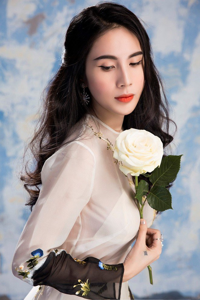 Thủy Tiên.