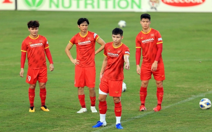 'Phi công' bị Ngọc Trinh tố ngoại tình được ông Park đưa lên tập cùng Quang Hải, Công Phượng Ảnh 2