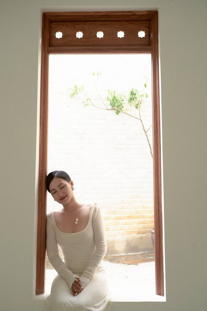 Nguyên Hà tung sản phẩm mới trong mùa dịch 'Đã bao lâu', chạm tới nỗi lòng của tất cả chúng ta Ảnh 14