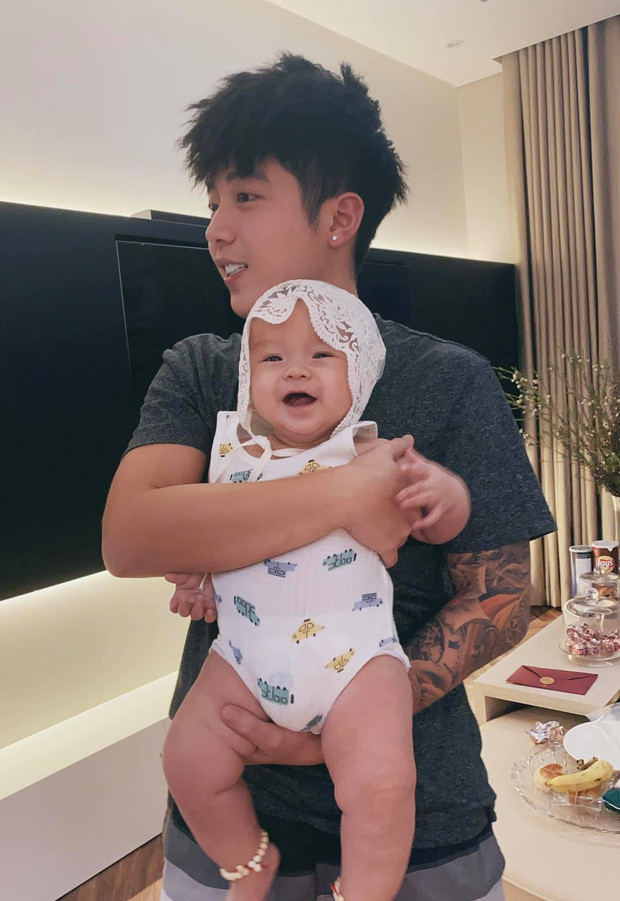 Một nam ca sĩ bất ngờ thông báo bị Covid-19, sau đó 'quay xe' tiết lộ chỉ là trò đùa Ảnh 7