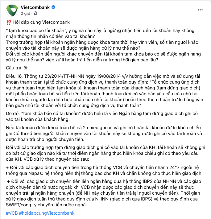 Vietcombank trả lời chính thức về cụm từ 'tạm khoá báo có' mà cư dân mạng thắc mắc bấy lâu nay. (Ảnh chụp màn hình).