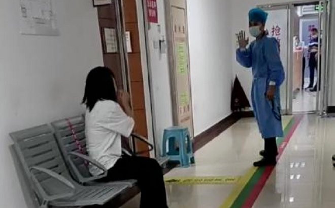 Bị bố mẹ bỏ quên trong xe ô tô vào ngày Trung thu, đứa trẻ tử vong thương tâm Ảnh 2