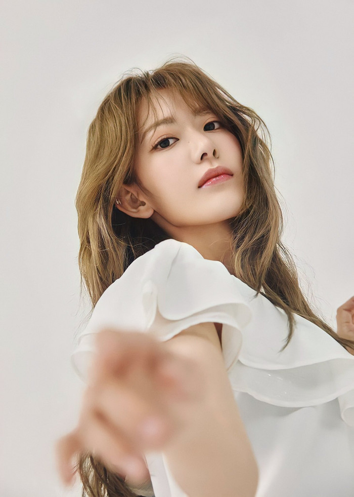 Sau nửa năm tan rã, Sakura (cựu thành viên IZ*ONE) chính thức kí hợp đồng với công ty BTS Ảnh 4