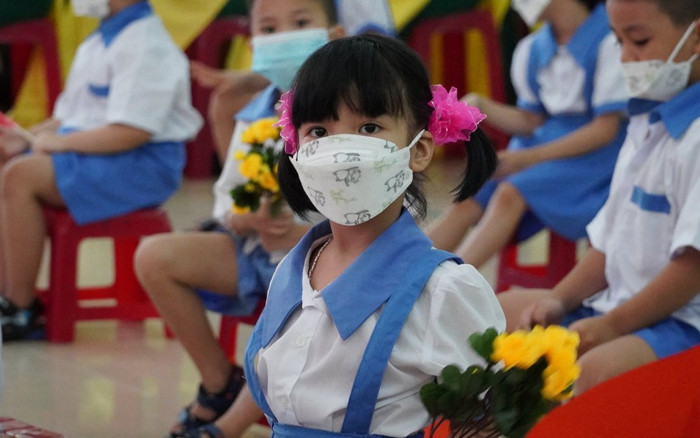 Sau 3 ngày đi học, 1.800 học sinh một xã ở Hải Dương tạm dừng đến trường vì phát hiện ca F0 cộng đồng Ảnh 2