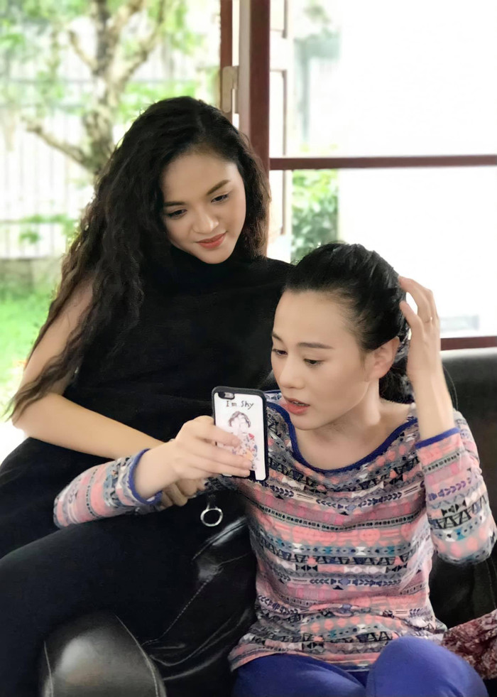 Phương Oanh đón tuổi mới bên gia đình 'Hương vị tình thân', tình thương mến thương với Thu Quỳnh Ảnh 10