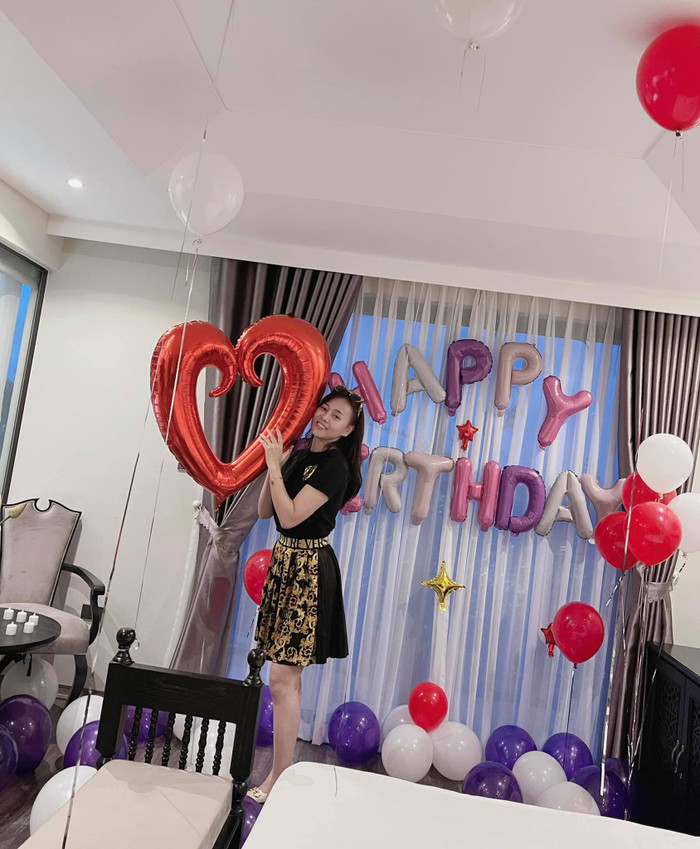 Phương Oanh đón tuổi mới bên gia đình 'Hương vị tình thân', tình thương mến thương với Thu Quỳnh Ảnh 8