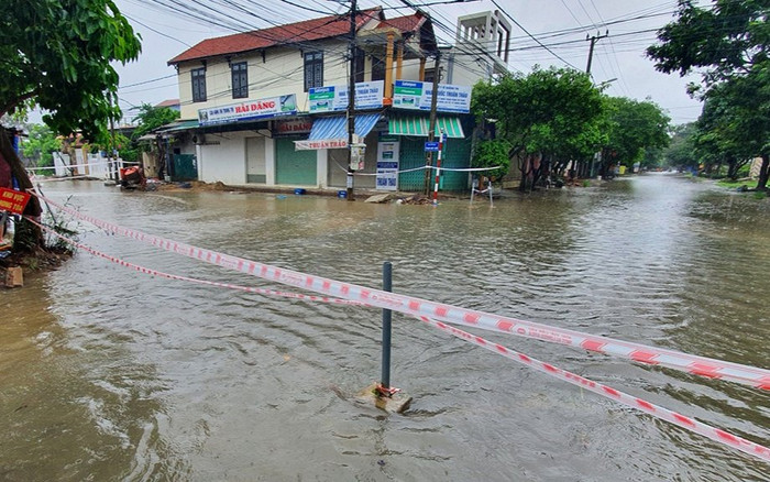 Bão số 6 suy yếu, cảnh báo mưa lớn mở rộng ra miền Bắc Ảnh 2