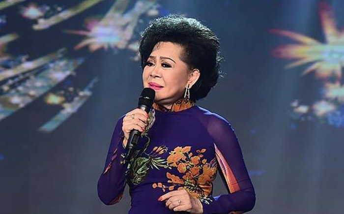 Danh ca Giao Linh bật khóc, hát tiễn biệt trong tang lễ của chồng Ảnh 2