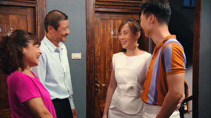 Shark Long 'Hương vị tình thân' giàu thế mà mặc mãi chiếc áo từ trong phim ra ngoài đời Ảnh 4