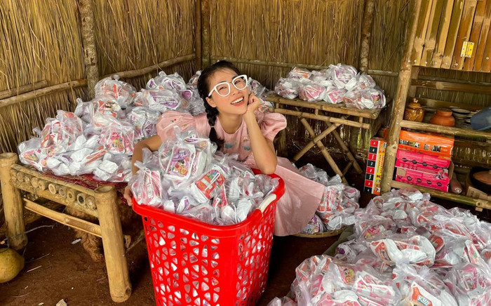 Bị nhắc khéo việc làm từ thiện, YouTuber Thơ Nguyễn: 'Tự biết mặt không uy tín nên không kêu gọi' Ảnh 2