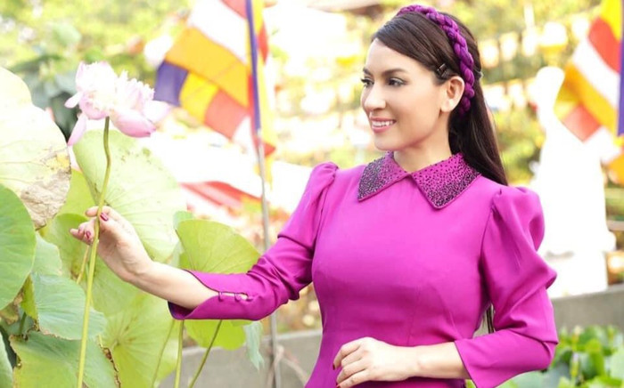 Phi Nhung giàn giụa nước mắt khi nhắc đến mẹ: 'Con nhìn lén mẹ rất nhiều' Ảnh 2