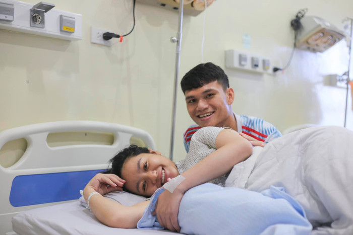 Phạm Xuân Mạnh hạnh phúc chào đón cô con gái đầu lòng.