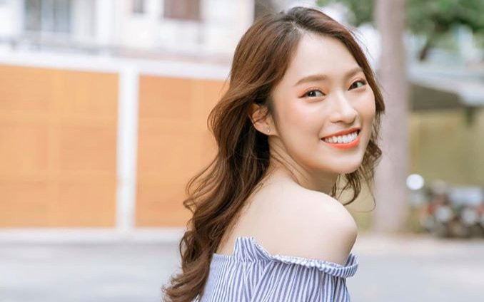 Những hotgirl trở thành MC truyền hình: Người xuất phát điểm từ làng mẫu, người là 'hotgirl 7 thứ tiếng' Ảnh 2