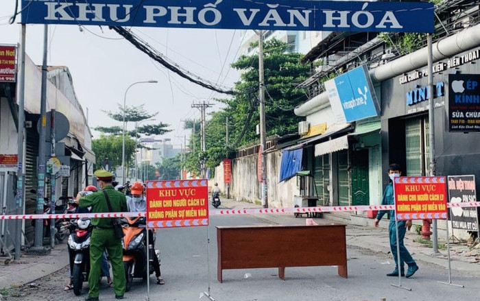 TP HCM dự kiến tháo gỡ hàng rào kẽm gai, chốt chặn trước 30/9 Ảnh 2