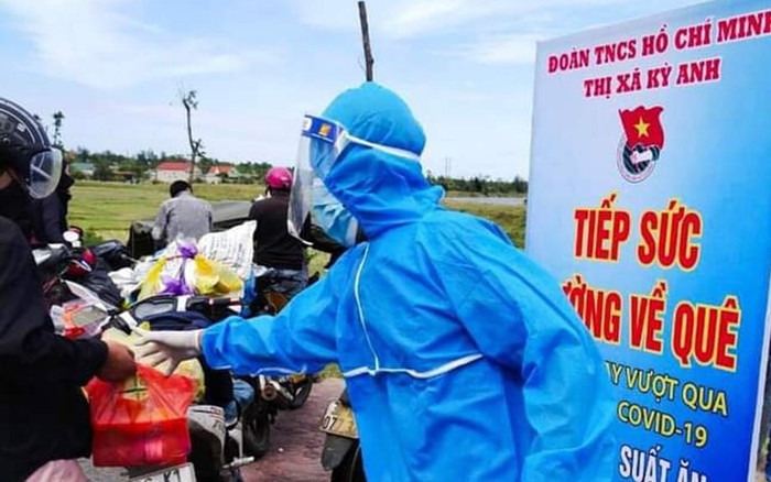 Nam thanh niên tình nguyện trực chốt kiểm dịch gặp tai nạn tử vong trên đường về nhà trong đêm mưa lớn Ảnh 2