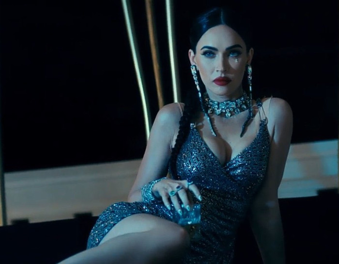 Megan Fox tiếp tục được mời làm nữ diễn viên trong bộ phim ngắn 'Night Games' khoác trên mình những items mới nhất cho nhà thiết kế Philipp Plein