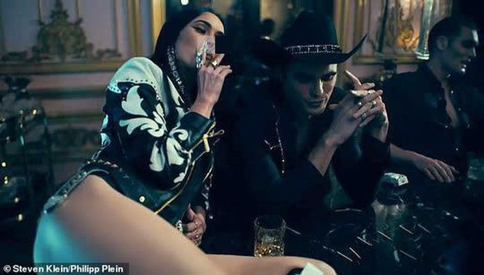 Thân hình gợi cảm hết nấc của Megan Fox 