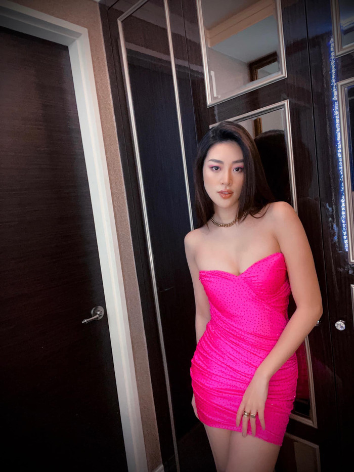 Khánh Vân biến hoá bộ váy phong thủy đưa cô vào Top 21 Miss Universe với 1001 style đẹp xỉu Ảnh 8